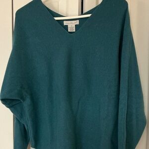 Spring V neck  turquoise blue green Keren hart sweater long sleeve size M
